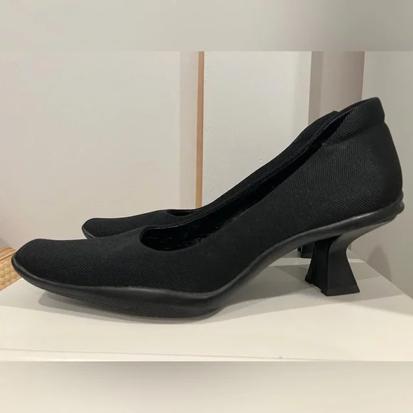 Beautiful Prada shoes - Picture 3 of 4
